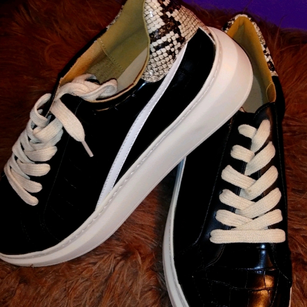 Ladies Fashion Sneakers